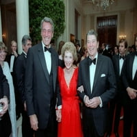 Predsjednik Reagan i Nancy Reagan sa Rock Hudson-om na državnoj večeri za predsjednika de la Madrida